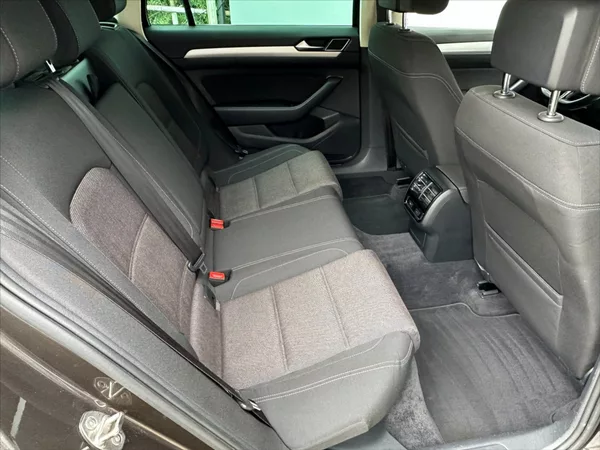 Volkswagen Passat 1,4 TSI 110kW-MANUAL!! - foto 14