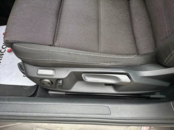 Volkswagen Passat 1,4 TSI 110kW-MANUAL!! - foto 19