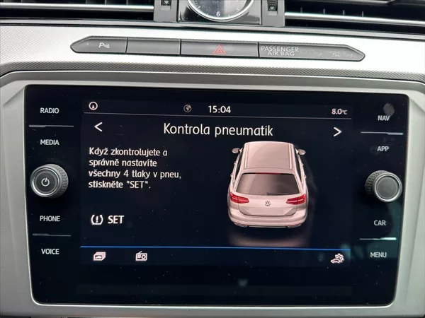 Volkswagen Passat 1,4 TSI 110kW-MANUAL!! - foto 32