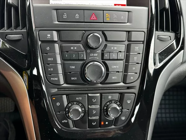 Opel Astra 1,4 106kW TURBO automat, CZ - foto 24