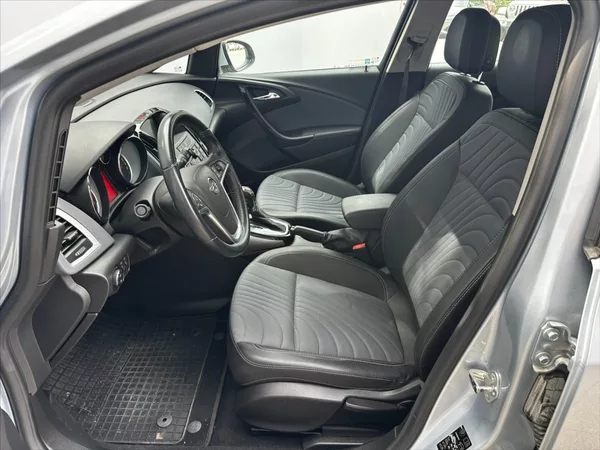Opel Astra 1,4 106kW TURBO automat, CZ - foto 9