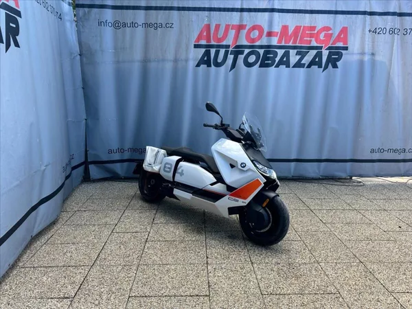 BMW CE 04