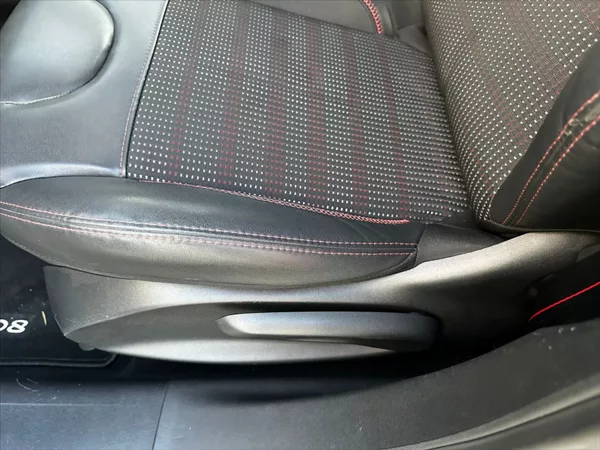Peugeot 208 1,2 81kW GT Line, rozvody! - foto 19