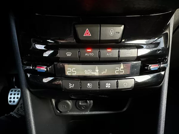 Peugeot 208 1,2 81kW GT Line, rozvody! - foto 24