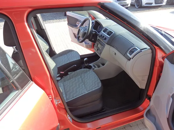 Škoda Fabia 1.2 HTP 51 kW KLIMATIZACE - foto 10