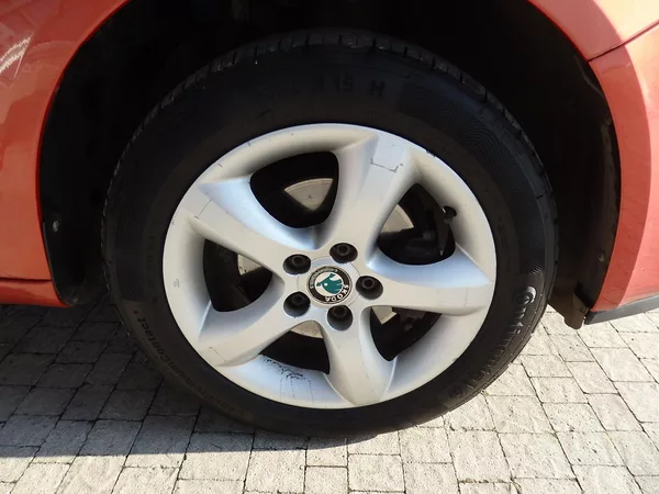 Škoda Fabia 1.2 HTP 51 kW KLIMATIZACE - foto 12