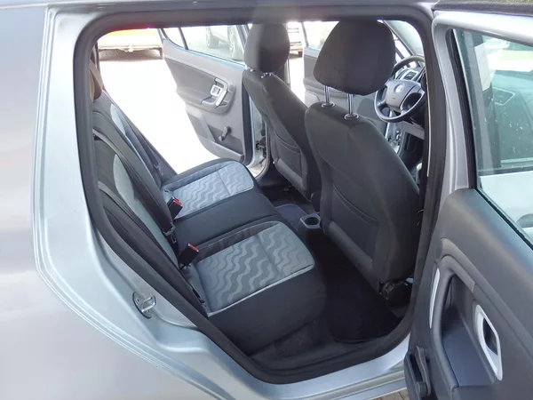 Škoda Fabia 1.4 16V KLIMA, 8x AIRBAG - foto 9