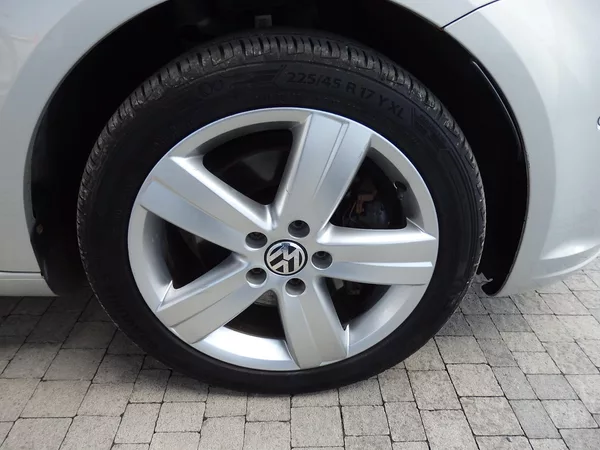 Volkswagen Touran 1.2 TSI 103 kW DIGI. KLIMA,ESP - foto 12