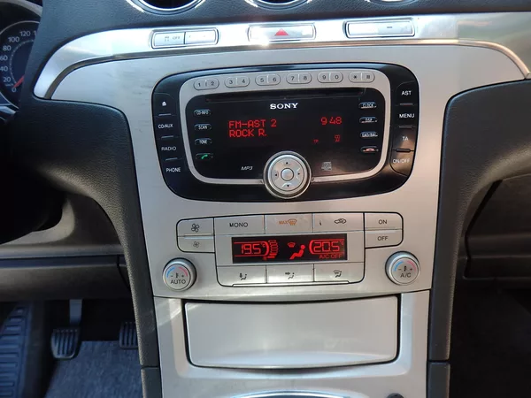Ford S-MAX 2,0TDCi 103kW DIGI KLIMA,ZÁVĚS - foto 13