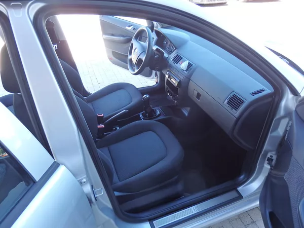 Škoda Fabia 1,4 16V 59kW KLIMA, ASR - foto 10