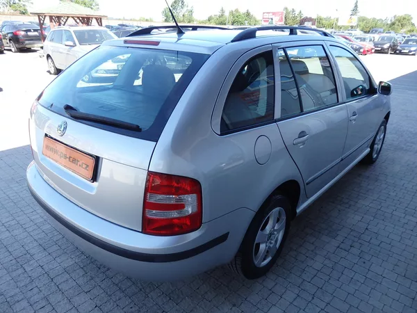 Škoda Fabia 1,4 16V 59kW KLIMA, ASR - foto 4
