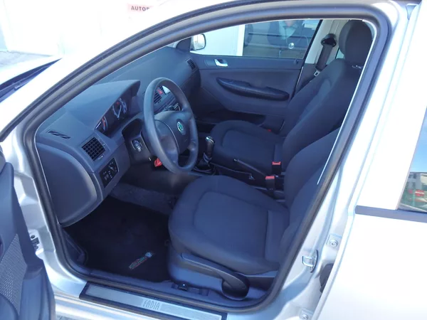 Škoda Fabia 1,4 16V 59kW KLIMA, ASR - foto 6