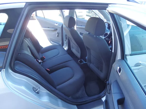 Škoda Fabia 1,4 16V 59kW KLIMA, ASR - foto 9