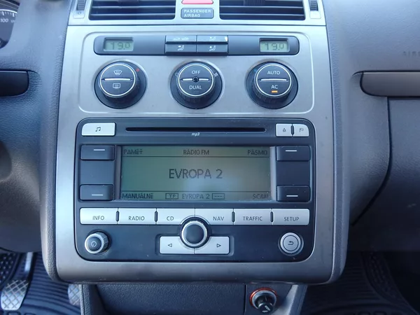 Volkswagen Touran 1,9TDi 77kW KLIMA, ZÁVĚS - foto 13