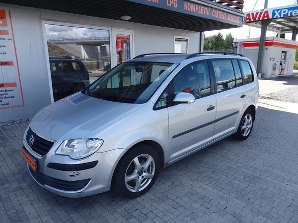 Volkswagen Touran 1,9TDi 77kW KLIMA, ZÁVĚS - foto 2