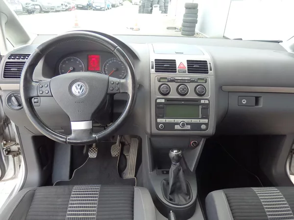 Volkswagen Touran 1.4 TSI DIGI.KLIMA, 7 MÍST - foto 12