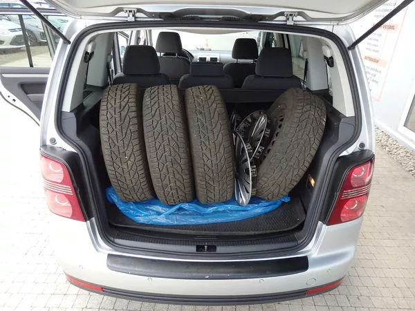 Volkswagen Touran 1.4 TSI DIGI.KLIMA, 7 MÍST - foto 8