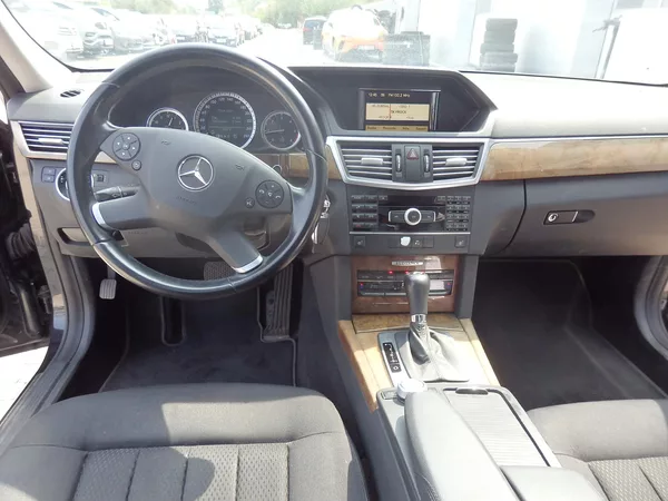 Mercedes-Benz Třídy E 220 CDI 8x AIRBAG, KLIMA - foto 11