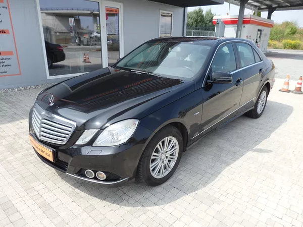 Mercedes-Benz Třídy E 220 CDI 8x AIRBAG, KLIMA - foto 2