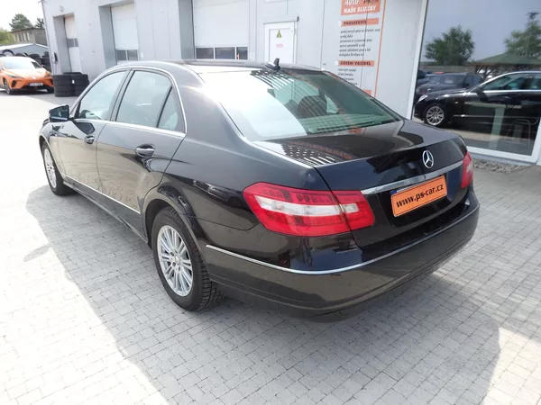 Mercedes-Benz Třídy E 220 CDI 8x AIRBAG, KLIMA - foto 5