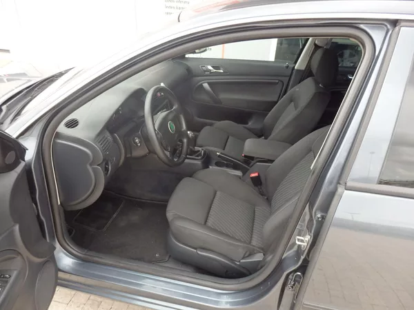 Škoda Superb 1.9 TDI 77 kW ALU R17, ZÁVĚS - foto 6