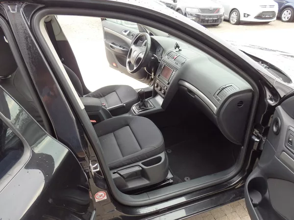 Škoda Octavia 1,6 75kW KLIMA, ESP - foto 10