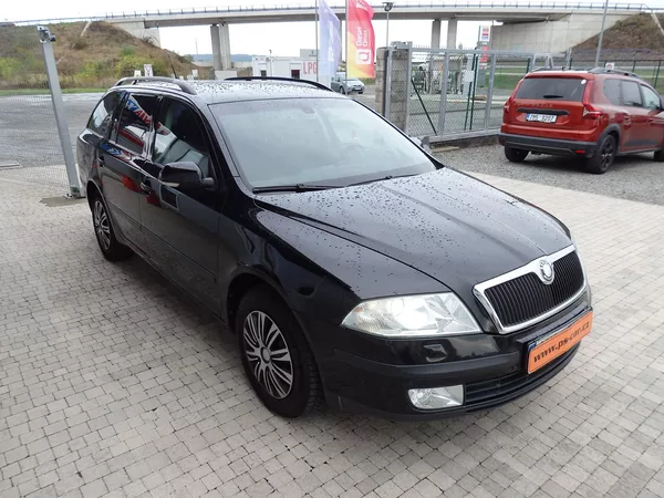 Škoda Octavia 1,6 75kW KLIMA, ESP - foto 3