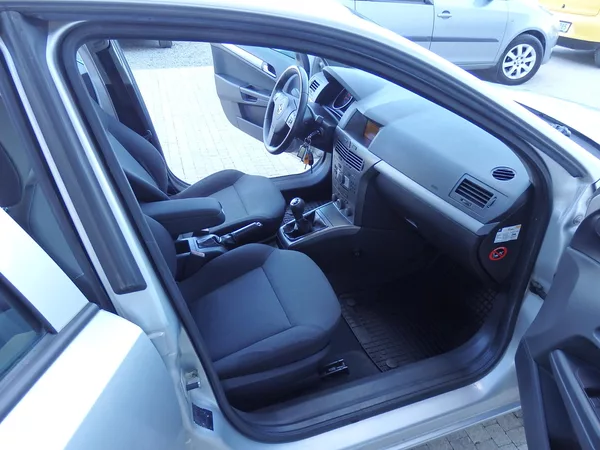 Opel Astra 1.6i 77 kW DIGI. KLIMA - foto 10