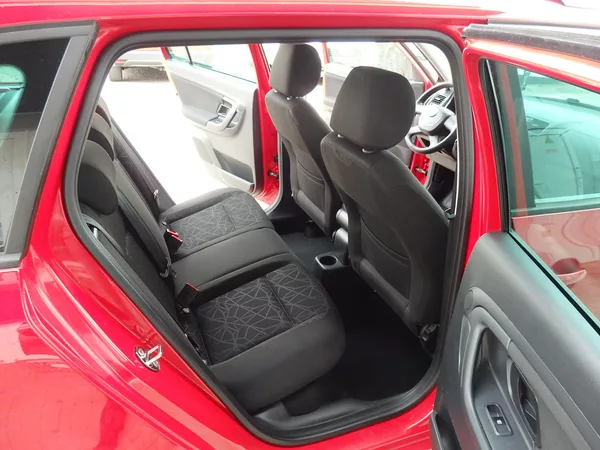 Škoda Fabia 1.2 TSI 77kW DIGI.KLIMA FAMILY - foto 9