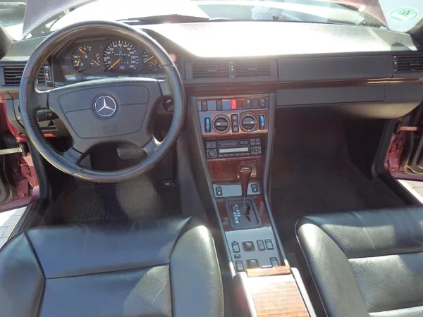 Mercedes-Benz 124 E320 CABRIO 162 kW - foto 16
