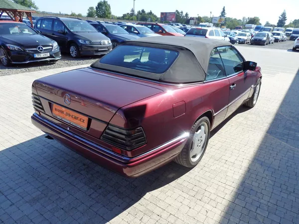 Mercedes-Benz 124 E320 CABRIO 162 kW - foto 4