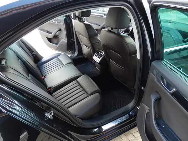 Škoda Superb 2.0 TDI 140kW L&K 4x4 - foto 12