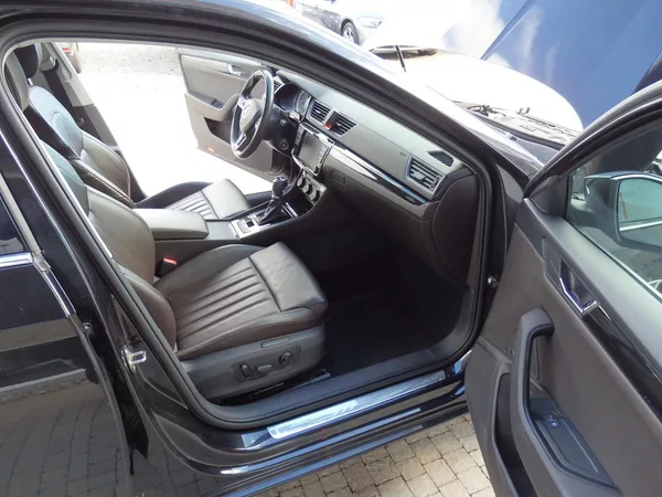 Škoda Superb 2.0 TDI 140kW L&K 4x4 - foto 13