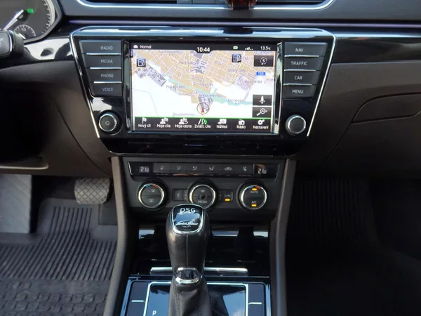 Škoda Superb 2.0 TDI 140kW L&K 4x4 - foto 15