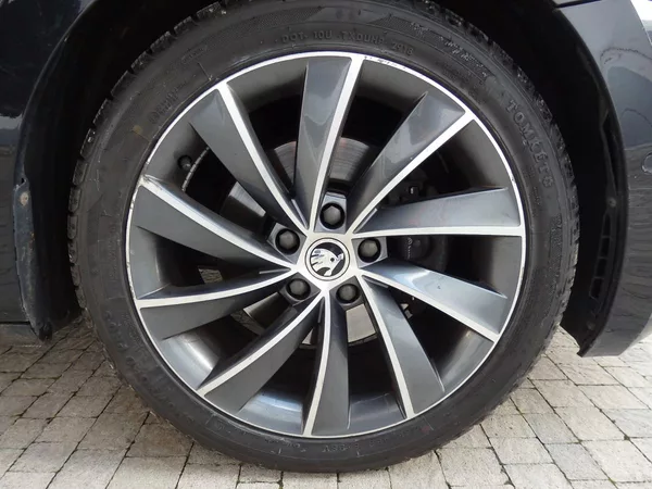 Škoda Superb 2.0 TDI 140kW L&K 4x4 - foto 17