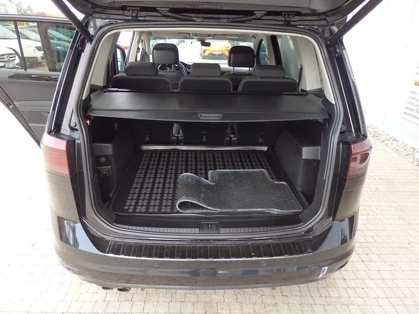 Volkswagen Touran 2,0 TDI 140kW HIGHLINE,DSG LED - foto 11