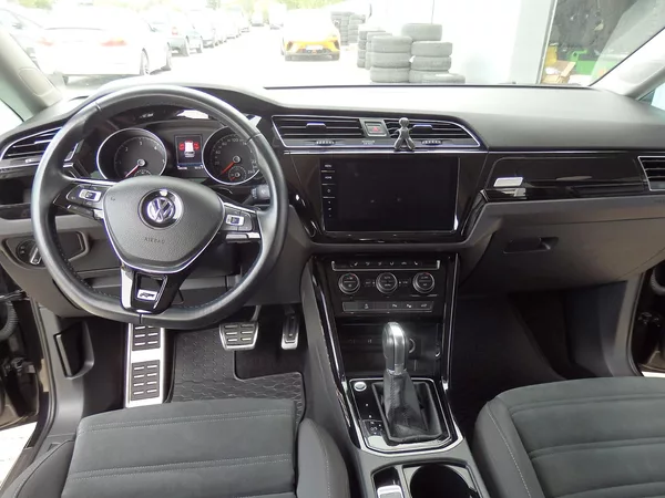 Volkswagen Touran 2,0 TDI 140kW HIGHLINE,DSG LED - foto 19