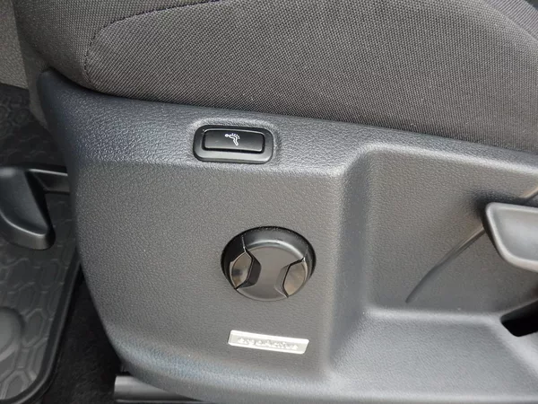 Volkswagen Touran 2,0 TDI 140kW HIGHLINE,DSG LED - foto 8