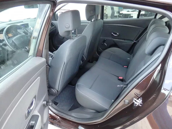 Renault Mégane 1,2 TCE PARIS EDITION - foto 7