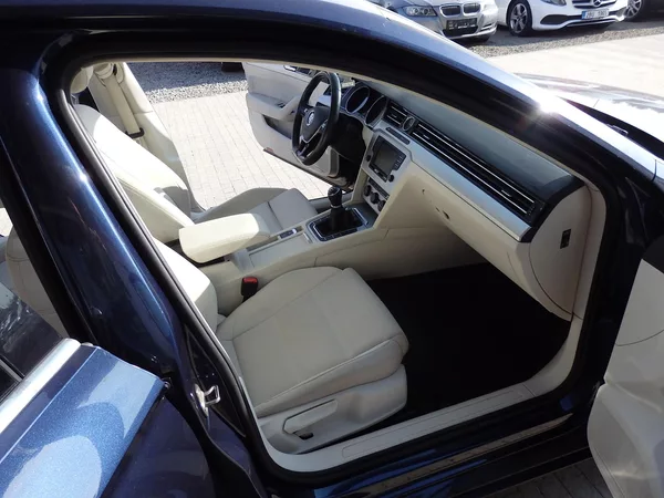 Volkswagen Passat Variant 2,0TDi 110 DIGI KLIMA - foto 10