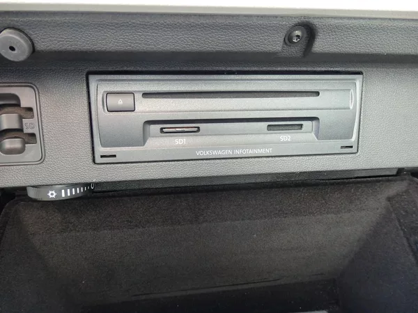 Volkswagen Passat Variant 2,0TDi 110 DIGI KLIMA - foto 16