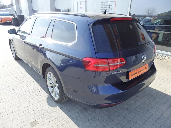 Volkswagen Passat Variant 2,0TDi 110 DIGI KLIMA - foto 5