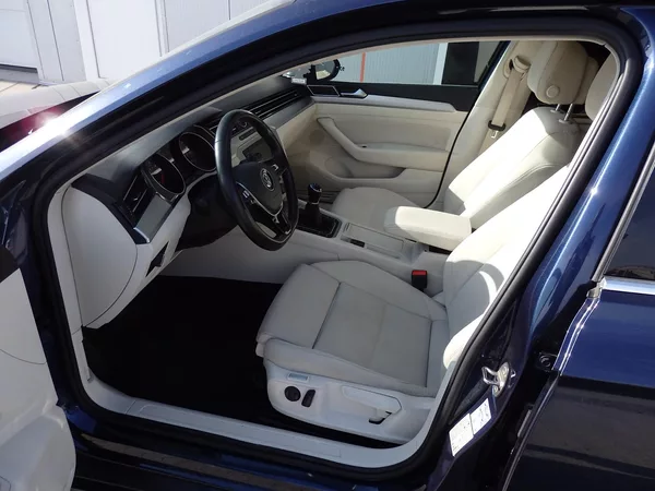 Volkswagen Passat Variant 2,0TDi 110 DIGI KLIMA - foto 6