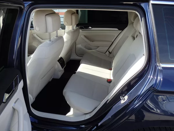 Volkswagen Passat Variant 2,0TDi 110 DIGI KLIMA - foto 7