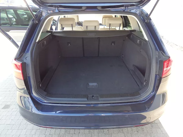 Volkswagen Passat Variant 2,0TDi 110 DIGI KLIMA - foto 8