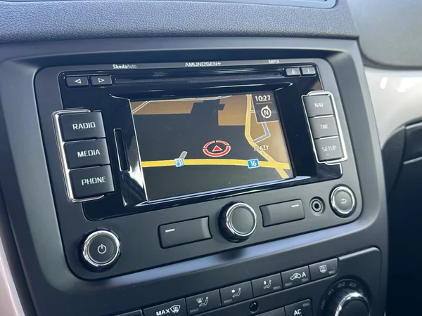 Škoda Yeti 1.6TDi NAVI, PĚKNÝ STAV - foto 11
