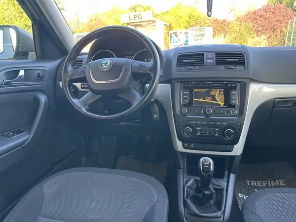 Škoda Yeti 1.6TDi NAVI, PĚKNÝ STAV - foto 9