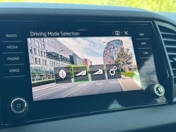 Škoda Karoq 1.5TSi SPORTLINE, VIRTUAL. - foto 20