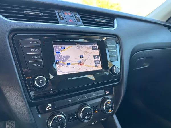 Škoda Octavia 1.6TDi NAVI,SERVISOVANÉ - foto 10