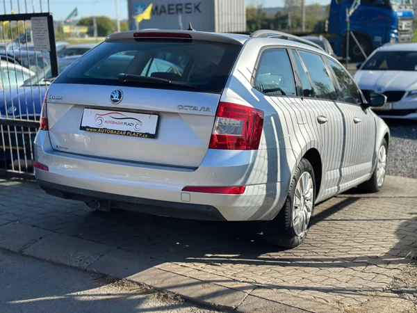 Škoda Octavia 1.6TDi NAVI,SERVISOVANÉ - foto 6